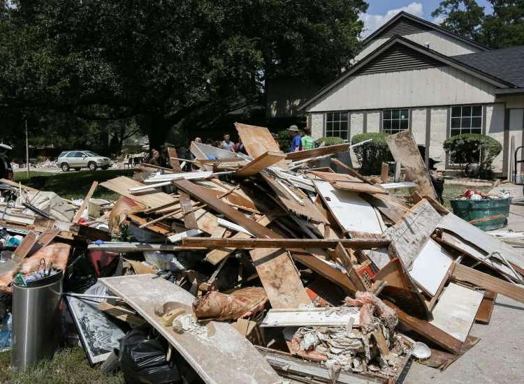 Debris2